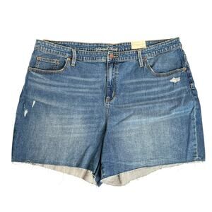 Universal Thread Medium Wash Distressed Cut Off Boyfriend Denim Shorts NWT 22W